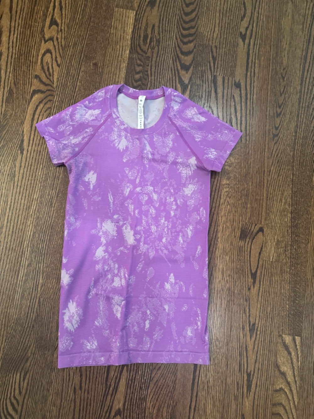 Lululemon Swiftly Tech  Short Sleeve, size 4